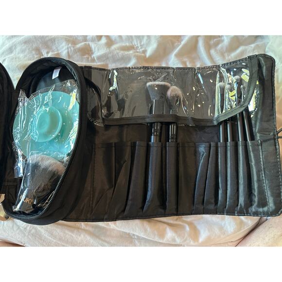 Elle Makeup Brush Set 10 Piece - Picture 1 of 4